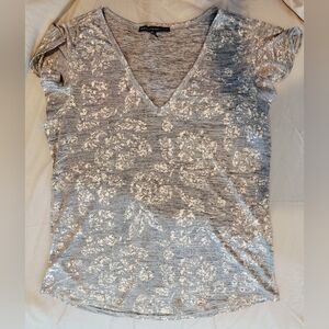 White House Black Market Glamgetter Tee. Grey And Gold Floral V-Neck Top